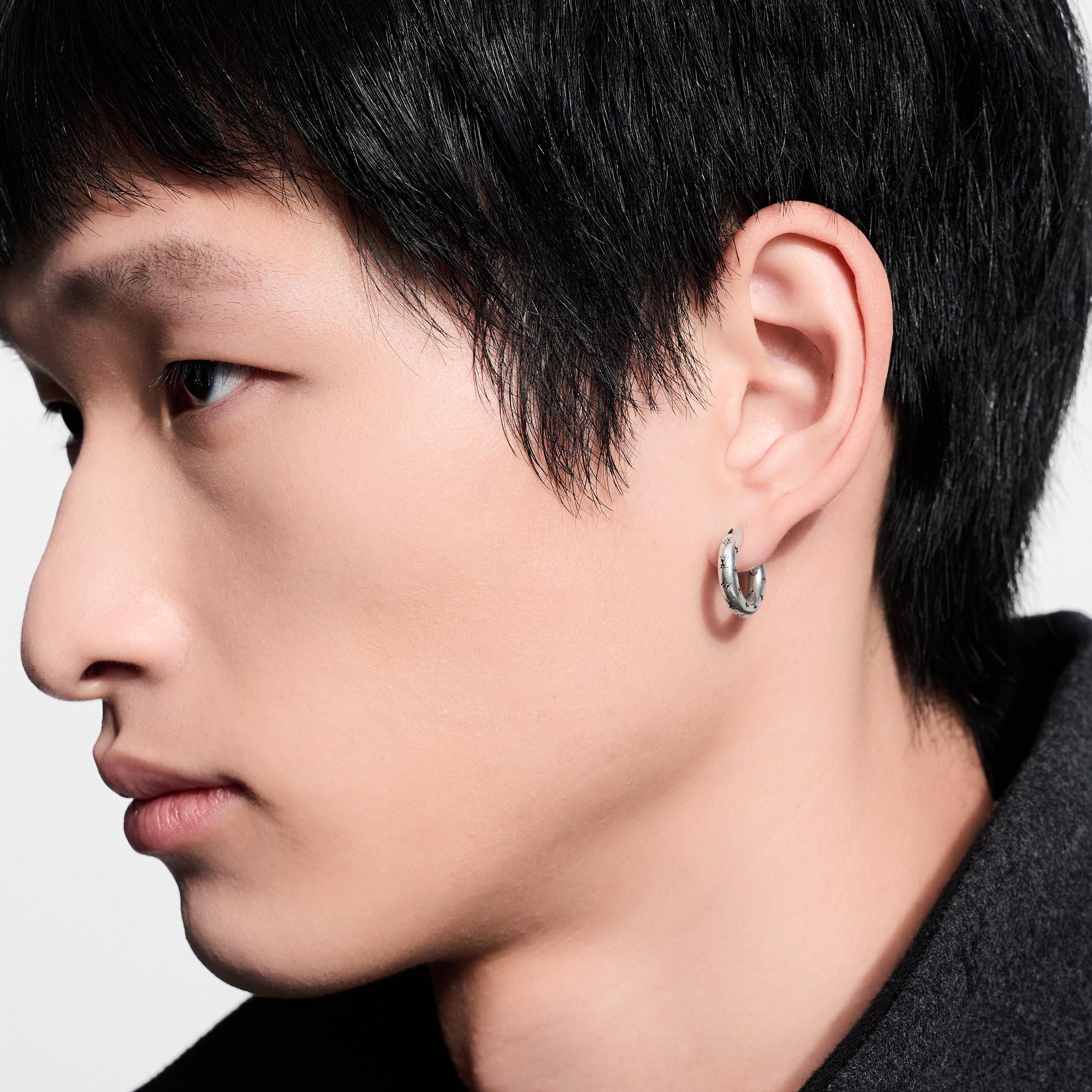 フープピアス・LV バンブー 単品 S00｜ルイ・ヴィトン 公式サイト - M03304